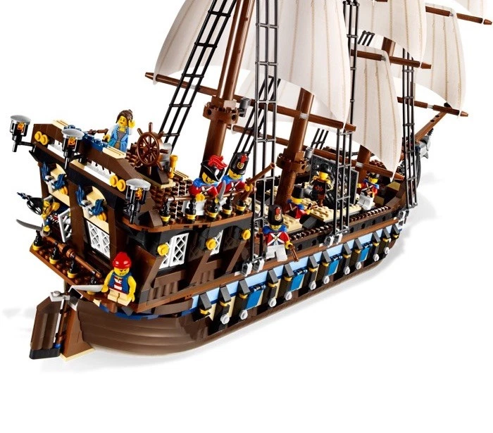 Unbuilt Lego Pirates: Imperial Flagship (10210) With 1664 Pieces. Generic Bricks - Image 3 of 3