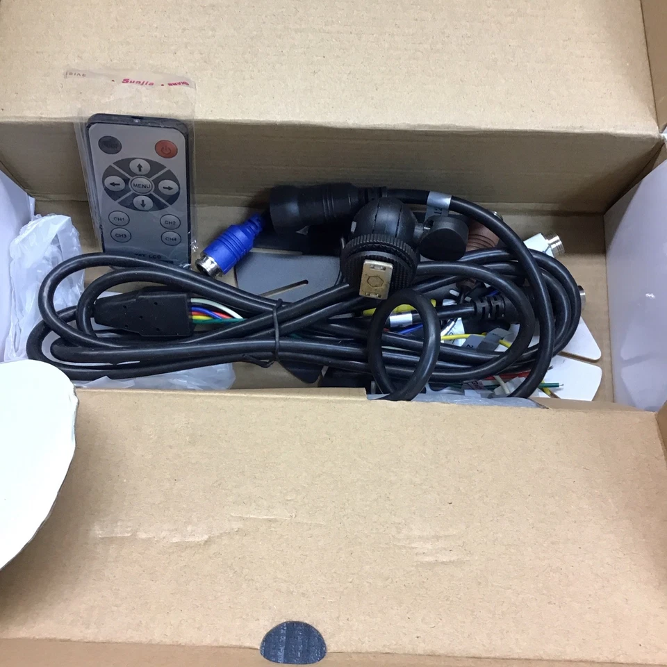 9" Digital  4PIN Rear View Camera Color Monitor For RV With Remote. 4 Channels - Image 4 of 4