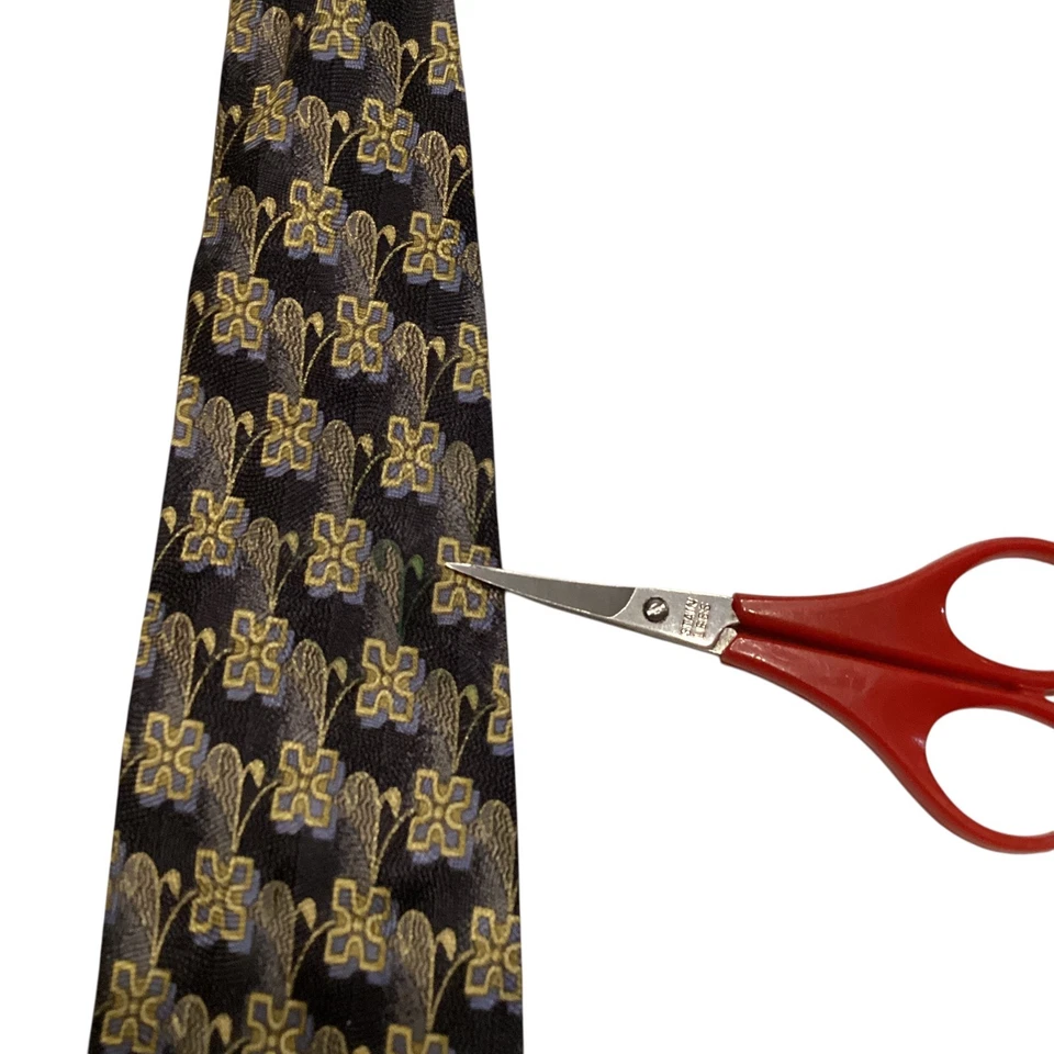 ERMENEGILDO ZEGNA Men's 100% Silk Necktie ITALY Luxury Geometric Black/Gold GUC - Image 4 of 4