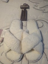 Feelgoodz Women s Sherpa Cross-Strap Slipper Allover Soft Faux Sherpa Size 10-11