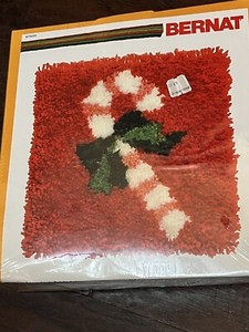 Vintage Bernat Latch Hook Kit Candy Cane 12" x 12" NOS 1979 W08443
