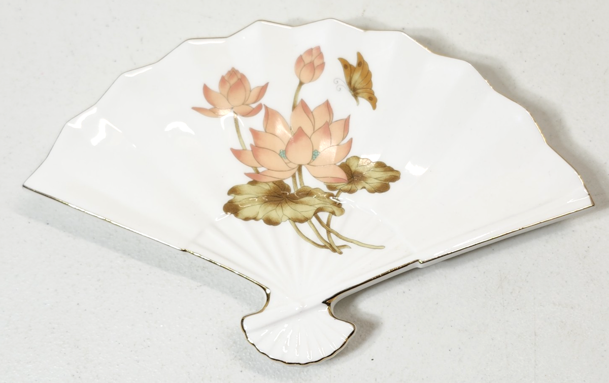 置物  GOLD DISH Vintage Porcelain Oriental Trinket Dish Flower Butterfly Design