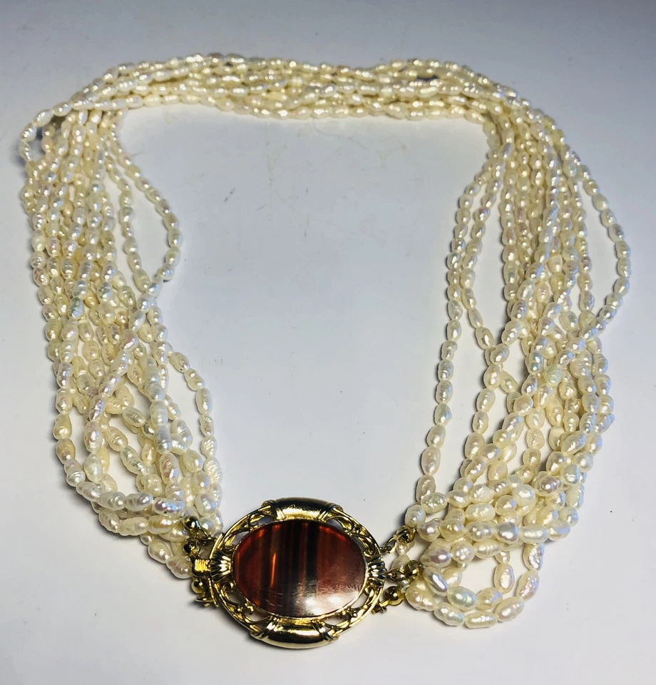 Collar vintage de perlas de varias hebras con cierre de oro de 14K y ágata 19"  Foto 3 de 4