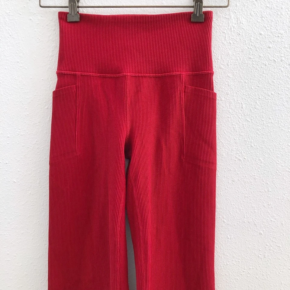 ATHLETA Salutation Stash Rib Flare rojo talla XS Foto 4 de 4