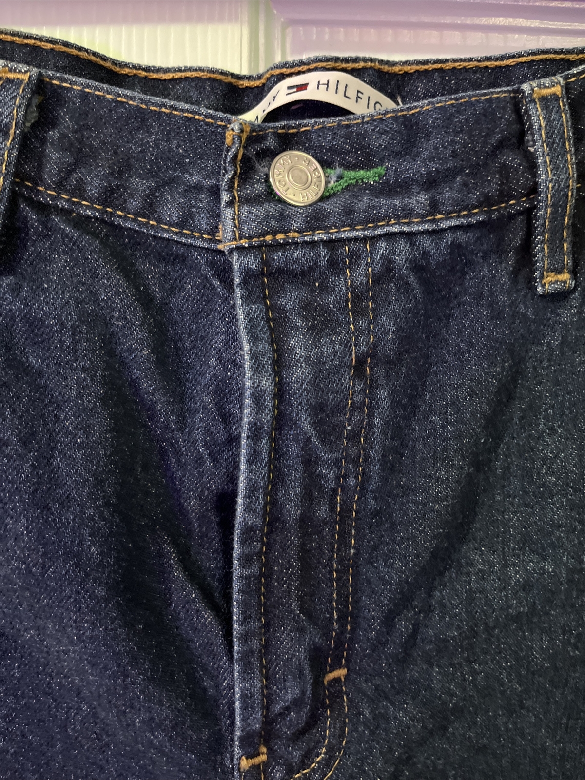 Tommy Hilfiger Women’s Shorts Blue Denim Waist 36” Rise 11.5” Inseam 4.5Pockets thumbnail 3