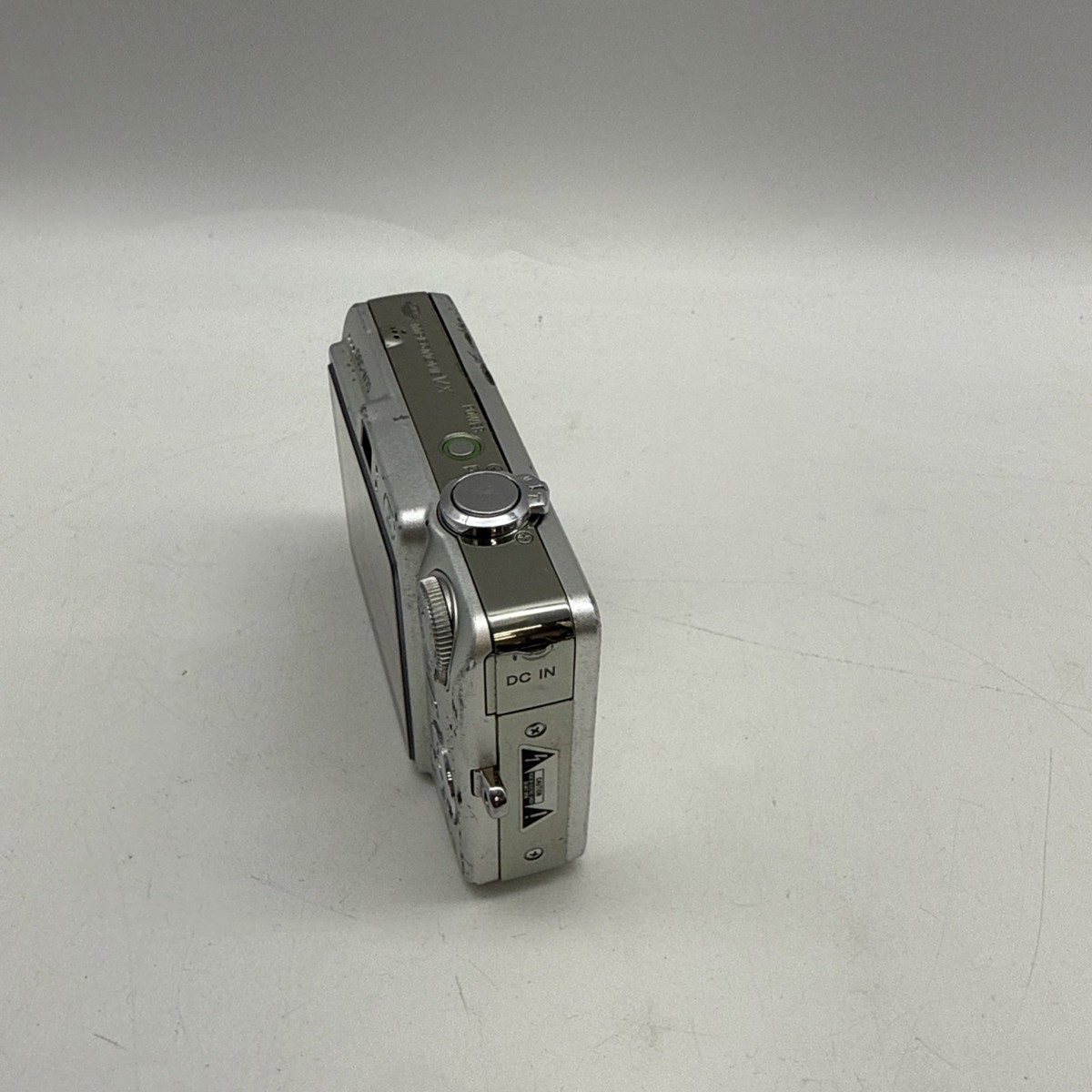 Sony CyberShot DSC-W70 Digital Camera 7.2MP - for Parts (GOOD