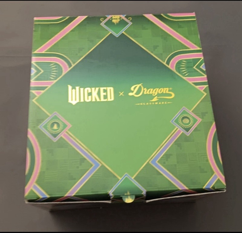 Wicked x Dragon Glassware Wine Glasses  18 oz  Set of 2  BRAND NEW IN BOX