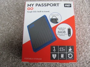 Neuf WD Mon passeport va à l'extérieur SSD, 1TB, W/ SanDisk 64GB USB 3.0 Clé USB