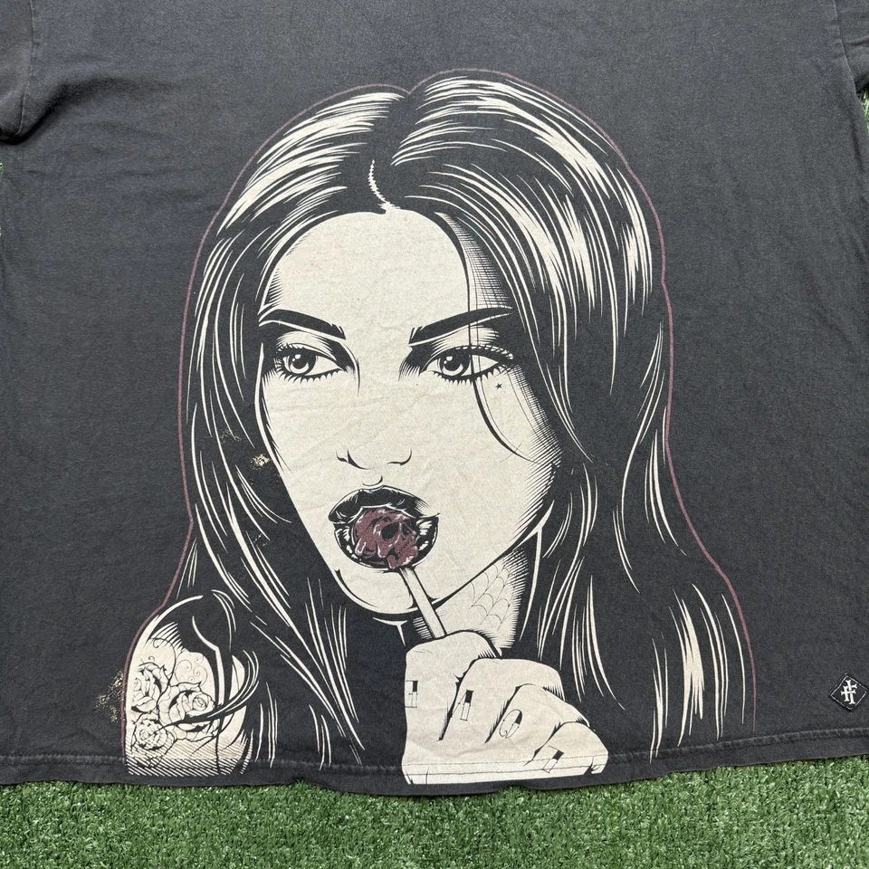 Iron Fist Graphic T Shirt Men's Size XL Black Short Sleeve Hot Chick Big Logo - Image 4 of 4