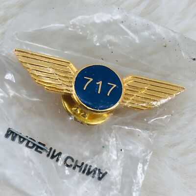 McDonnell Douglas Boeing Company 717 Airplane Pilot Wings Lapel Pin