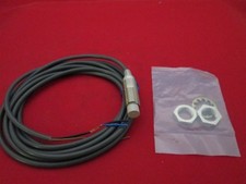 Omron  E2E-X5ME1 Proximity Switch