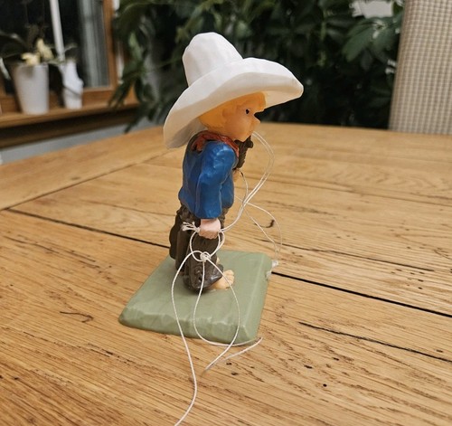 Vintage 1979 Wilton Tortenaufleger kleiner Cowboy mit Steckenpferd Stock Pferd Kunststoff 5" - Bild 4 von 9