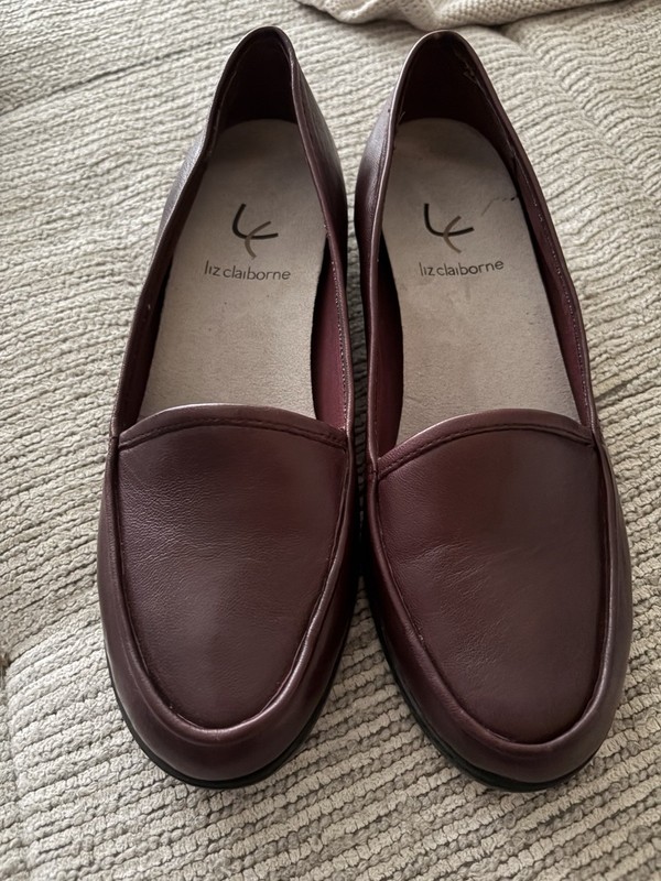 Liz Claiborne Women’s Leather Shoes Color Red Brown Size 6.5 Flat Loafer Slip On
