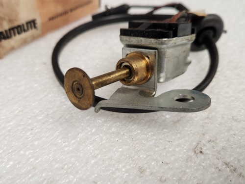 NOS 1966-68 FAIRLANE GT 66-67 COMET 68 TORINO 3 SPEED TRANS BACK UP LIGHT SWITCH - Picture 4 of 14
