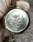Intaglio Reserve Vault – ALIEN HEAD (30MM 1/2 Ounce) Pure Silver Keychain