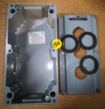 ALLEN BRADLEY 800T-3TZL / 800T3TZL . 3 port pushbutton station.  stock#154