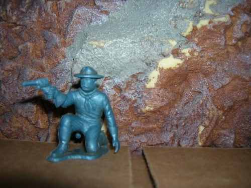 MARX 1953 60MM 7th CAVALRYMAN KNEELING PISTOL TOY SOLDIERS RIN TIN TIN PLAYSET