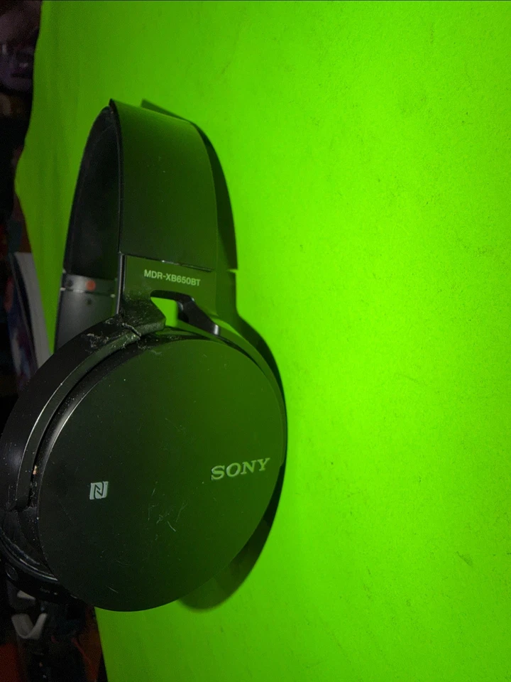 Sony MDR-XB650BT Wireless Bluetooth Headphones Extra Bass Untested As-is Parts - Image 2 of 4