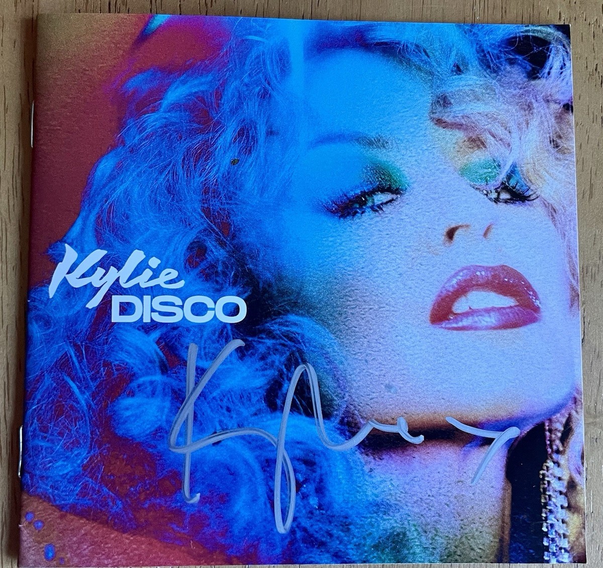 Kylie カイリーミノーグ 直筆サイン入りCD Disco ディスコ KYLIE MINOGUE Autographed CD Booklet with sealed “Disco” CD NEW | eBay
