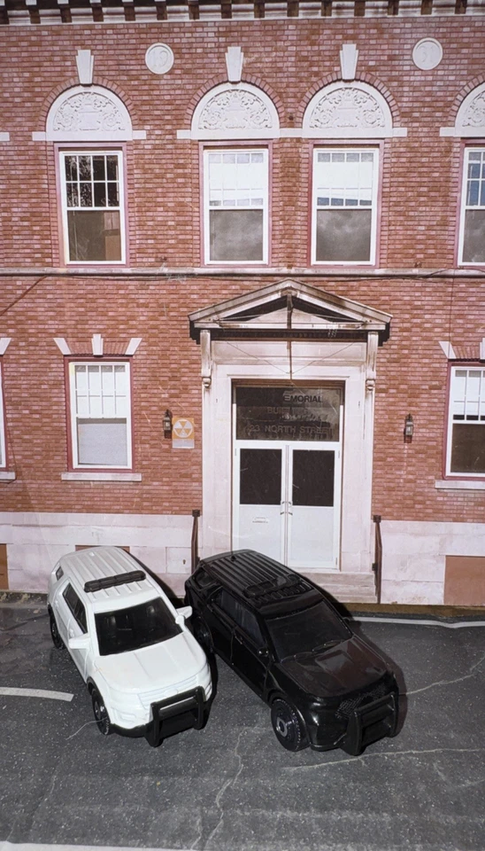 Lote de 2 Matchbox Custom Sin Marcar Ford Interceptor SUV 1 Negro y 1 Blanco Diecast Foto 3 de 4