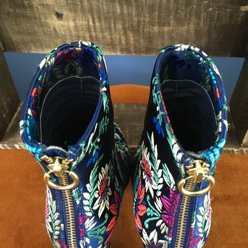 Joie Blue Floral Embroidered Boots - Size 6 - Picture 7 of 9