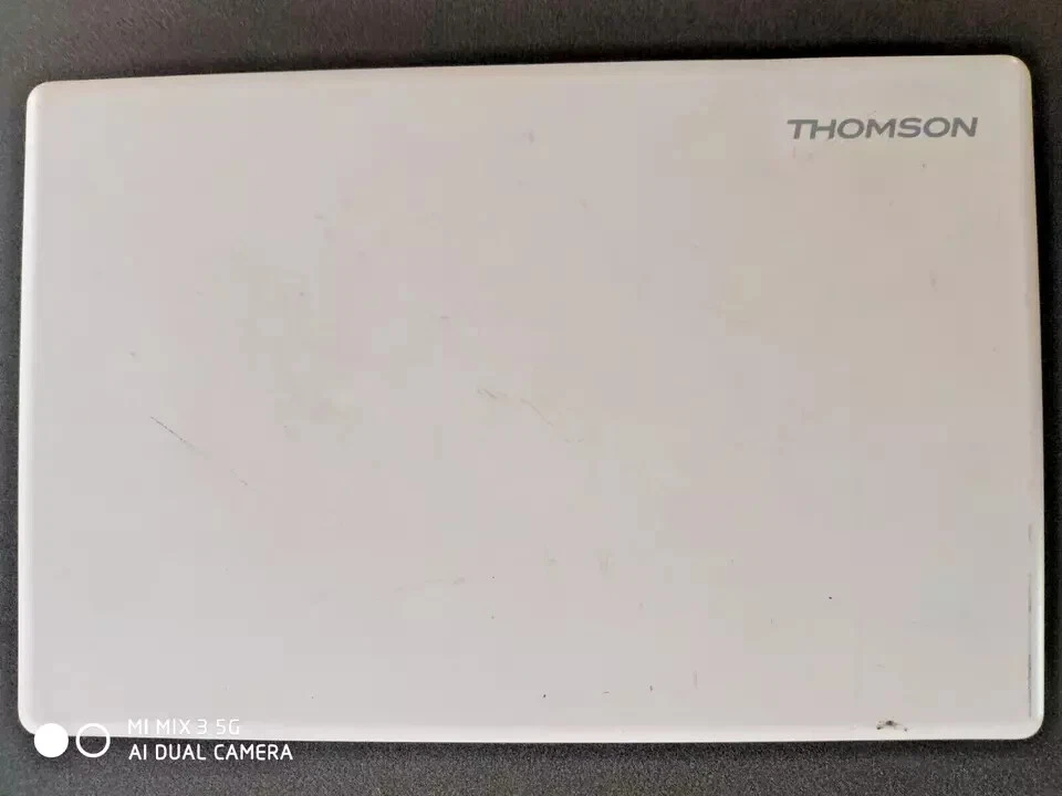 THOMSON THN14B Intel Atom 2GB Ram 32GB SSD Laptop - Image 4 of 4