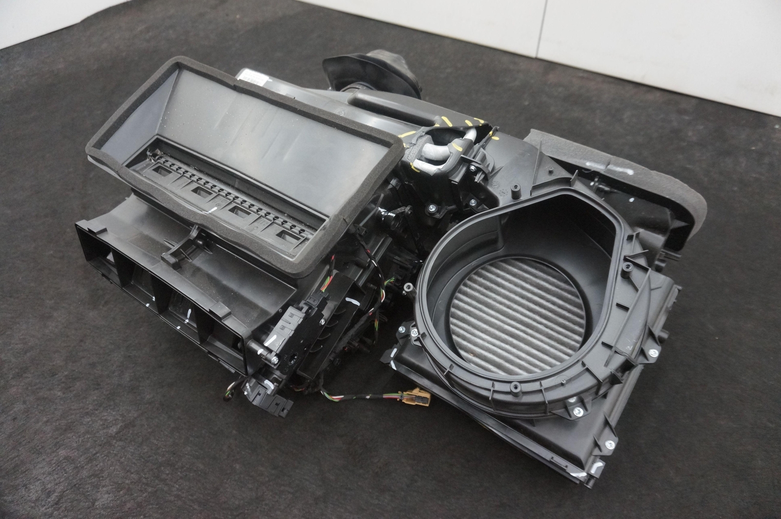 AC Heater Evaporator & Distributor Housing OEM 4S0820356 Audi R8 4S 2023 *Note