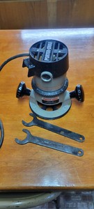 PORTER CABLE HEAVY DUTY ROUTER MODEL 6902 ROUTER BASE 1001