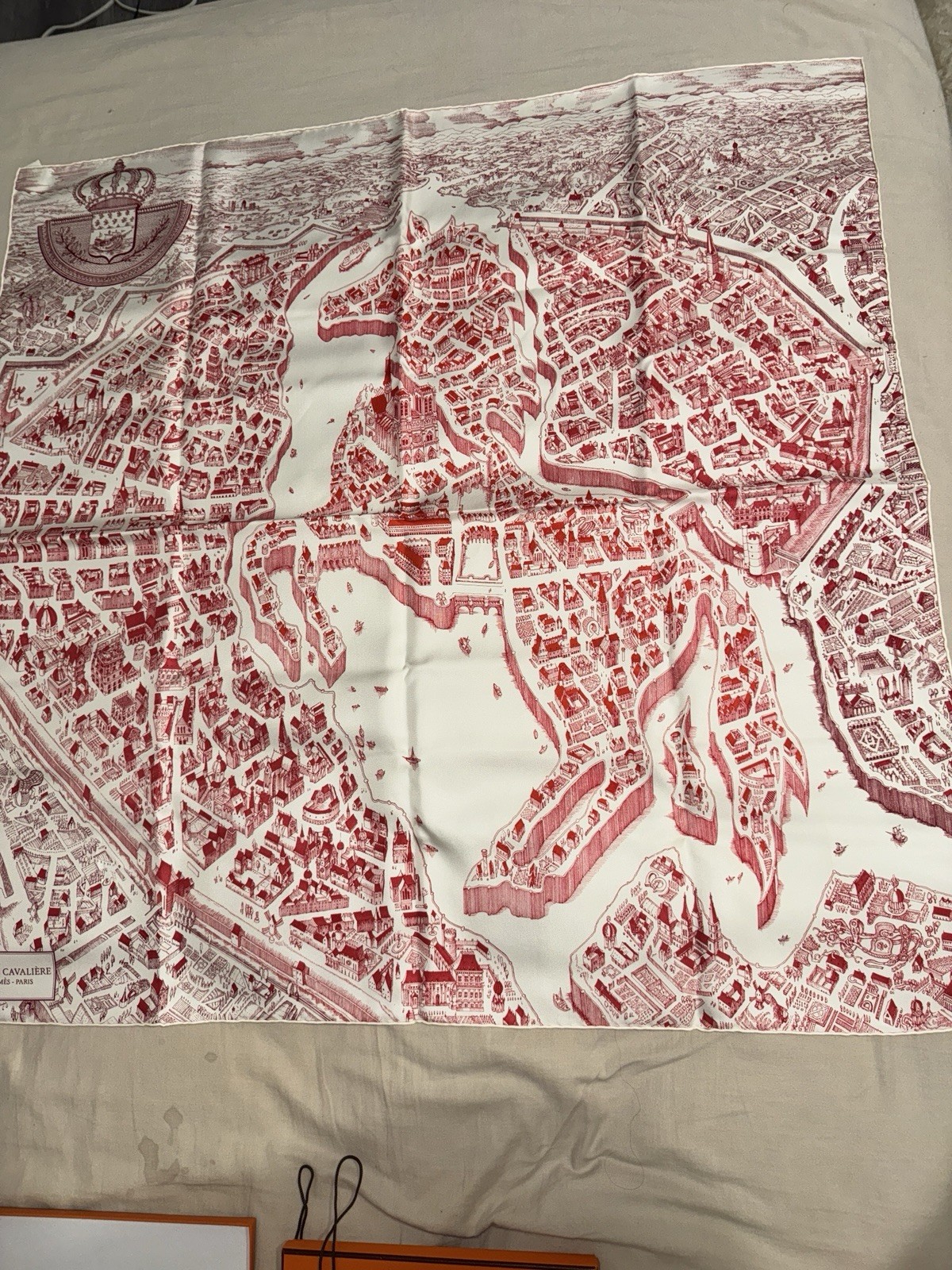 La cité cavalière white - Hermès Scarf Details | Scarf Sage