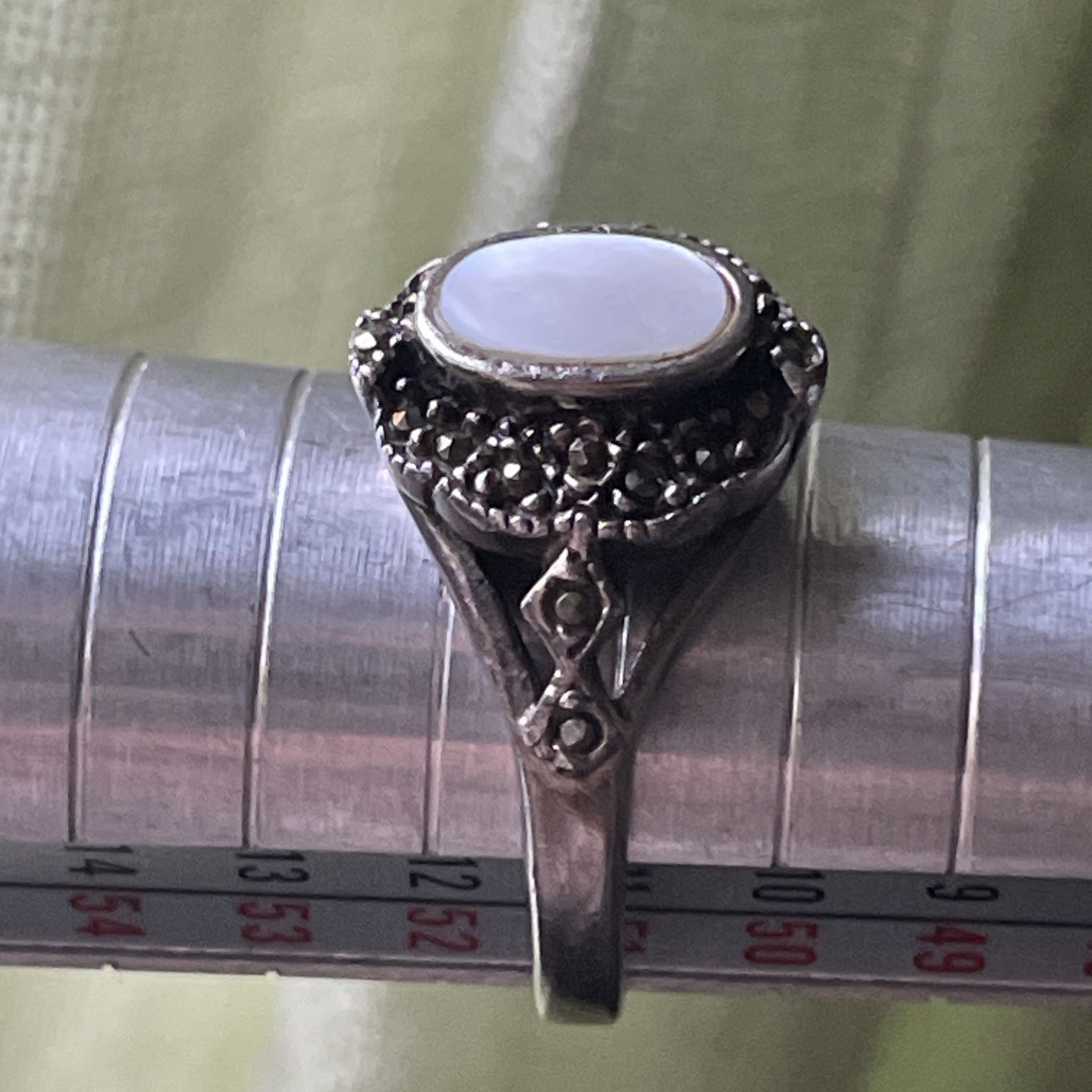 Vintage Sterling Silver Mother of Pearl Marquise Ring • Size 5.5 • 1.47
