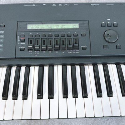 Yamaha SY85 Music Synthesizer Keyboard With SKB Case for sale