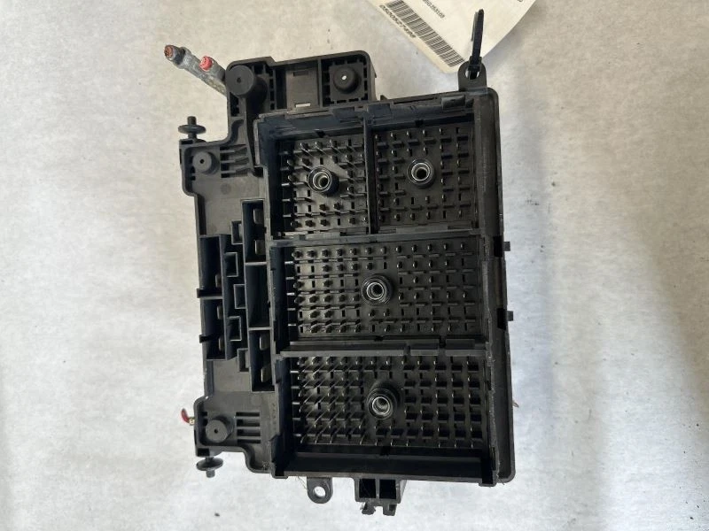 Motor de caja de fusibles compatible con 03-07 HUMMER H2 1962157 Foto 2 de 4