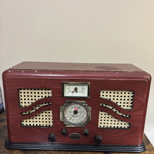 Vintage Havana Mahagany  AM/FM Stereo Radio Cassette Player With Clock ( Read)
