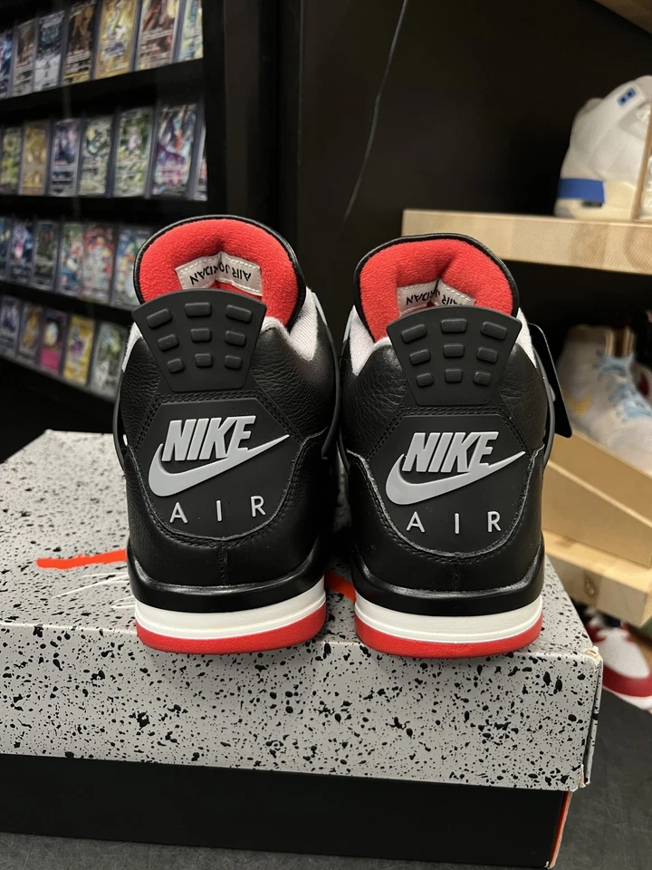 Jordan 4 Retro Bred Reimaginado Talla 10, seminuevo Foto 4 de 4