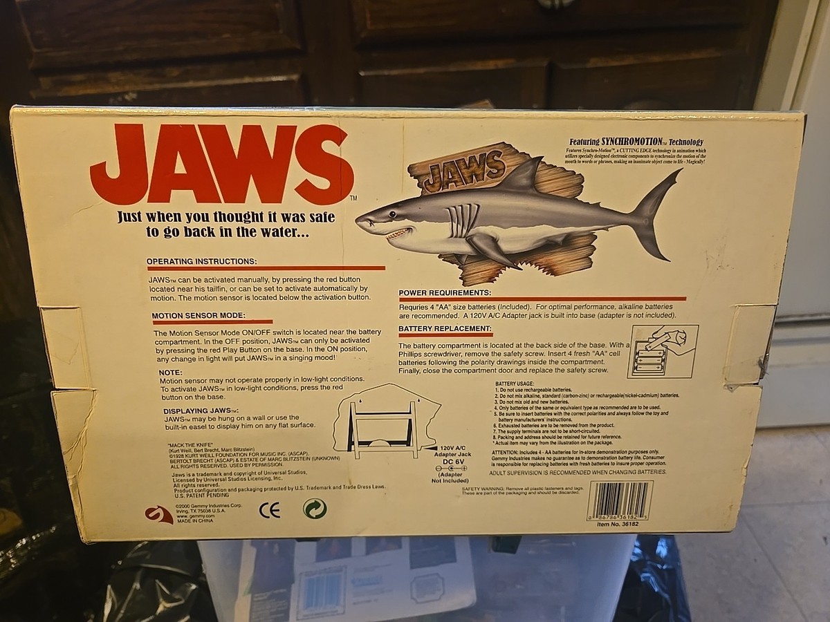 Jaws Singing & Dancing Motion Activated Great White Shark by Gemmy