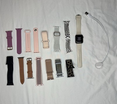 Apple Watch Series 3 38 mm Comes With Extra Bands (See Photos)