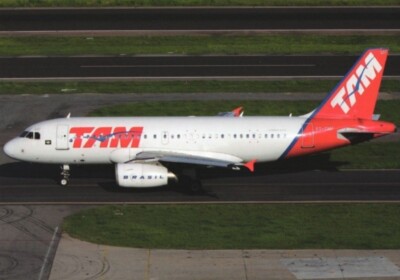 TAM Brasil Airbus A319 PT-TMF @ Sao Paulo Guarulhos - postcard