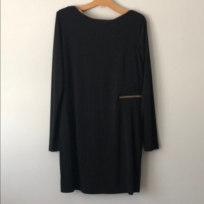 black dress zipper back Black dress with a zipper in the back. Size M