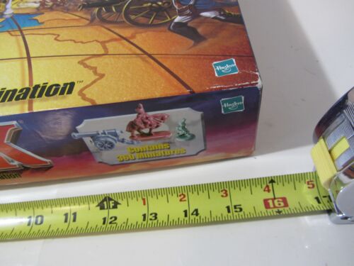 vintage RISK game of global domination - tons of miniatures Hasbro board game - Picture 11 of 15