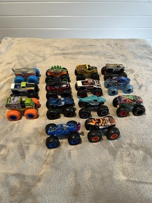 Mattel hot wheels monster trucks lot of 14