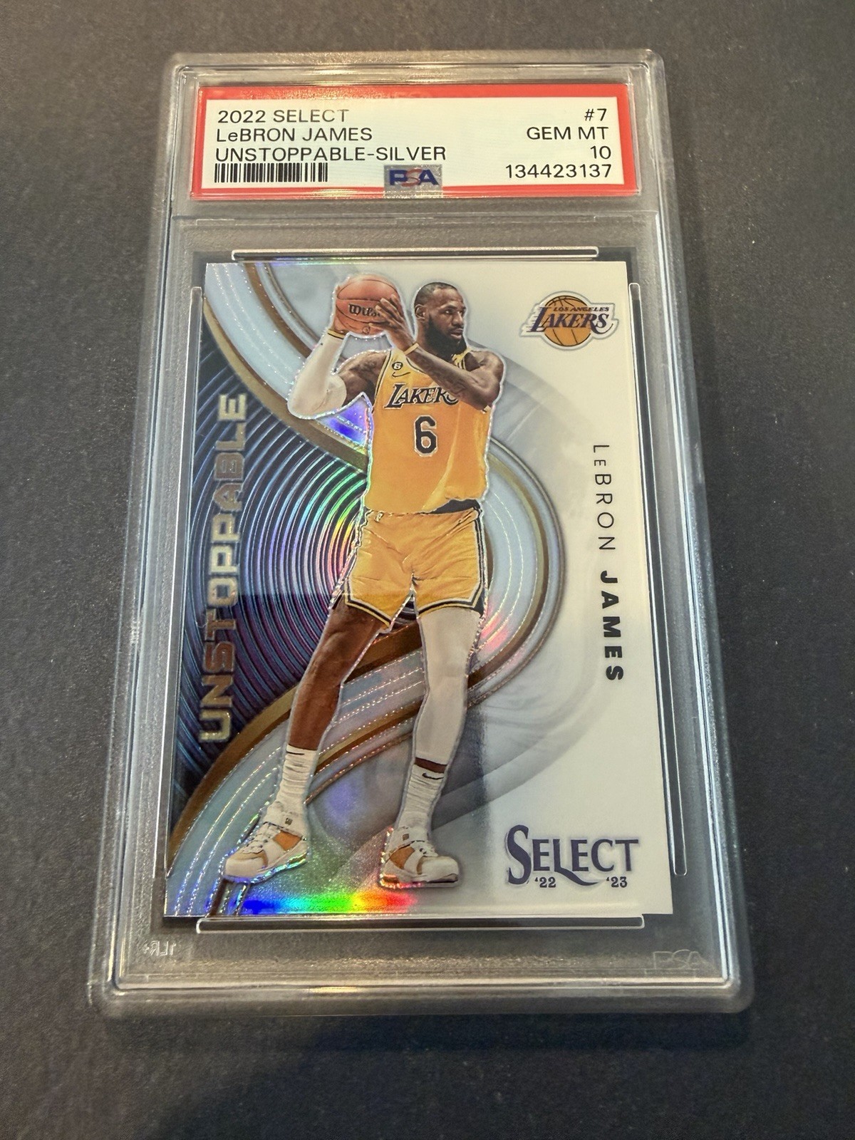 2022-23 Panini Select - Unstoppable LeBron James #7 Silver Prizm