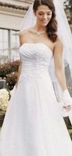 David's Bridal White Strapless A-Line Wedding Dress Corset Back Veil Beading