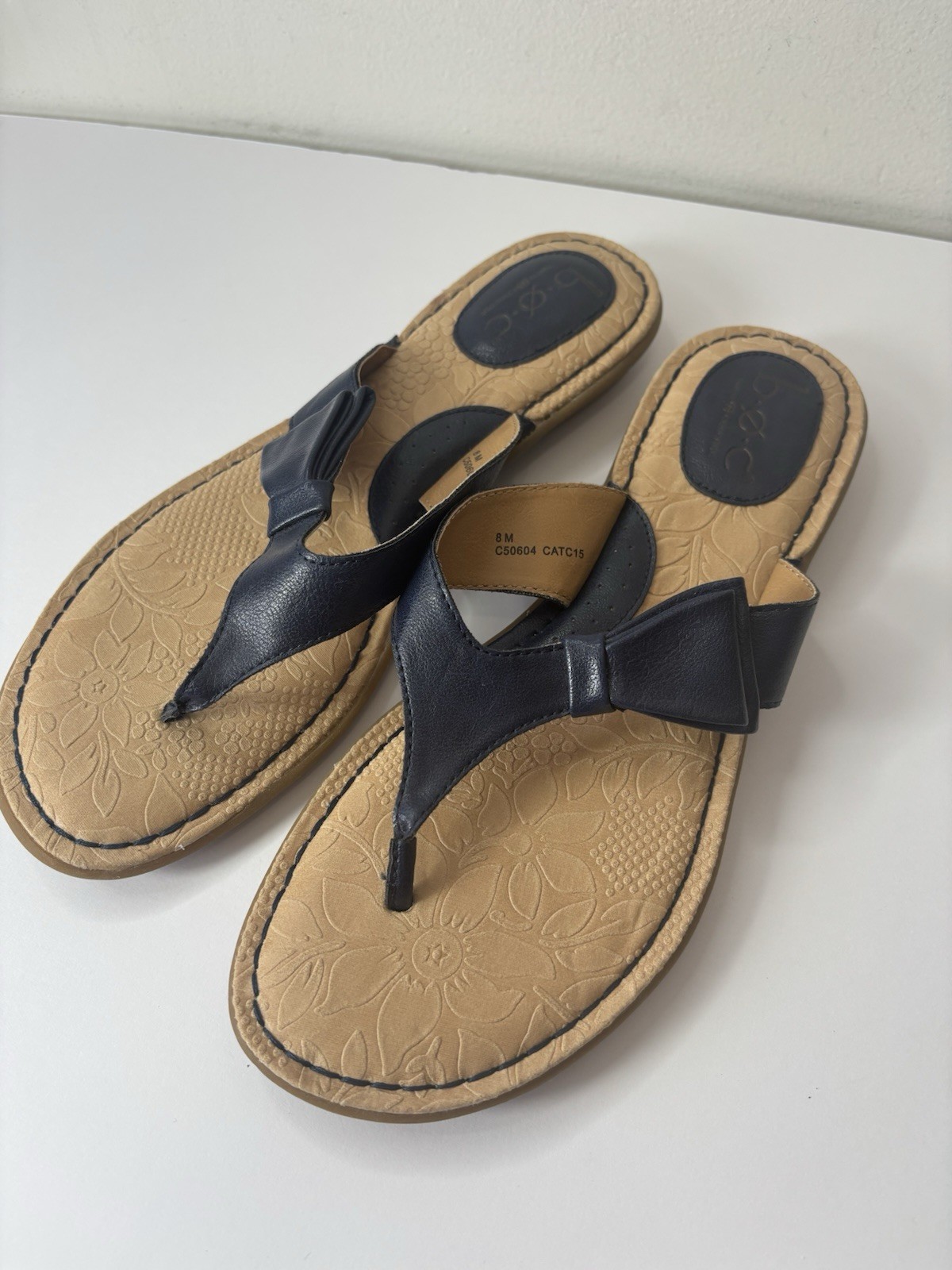 BOC Born Sandals Thong Shoes Navy Blue Bow Side Women’s Size 8M