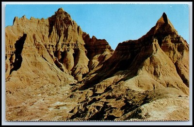 Postcard THE BADLANDS OF SOUTH DAKOTA. Inspiring result of unnumbered year   C80