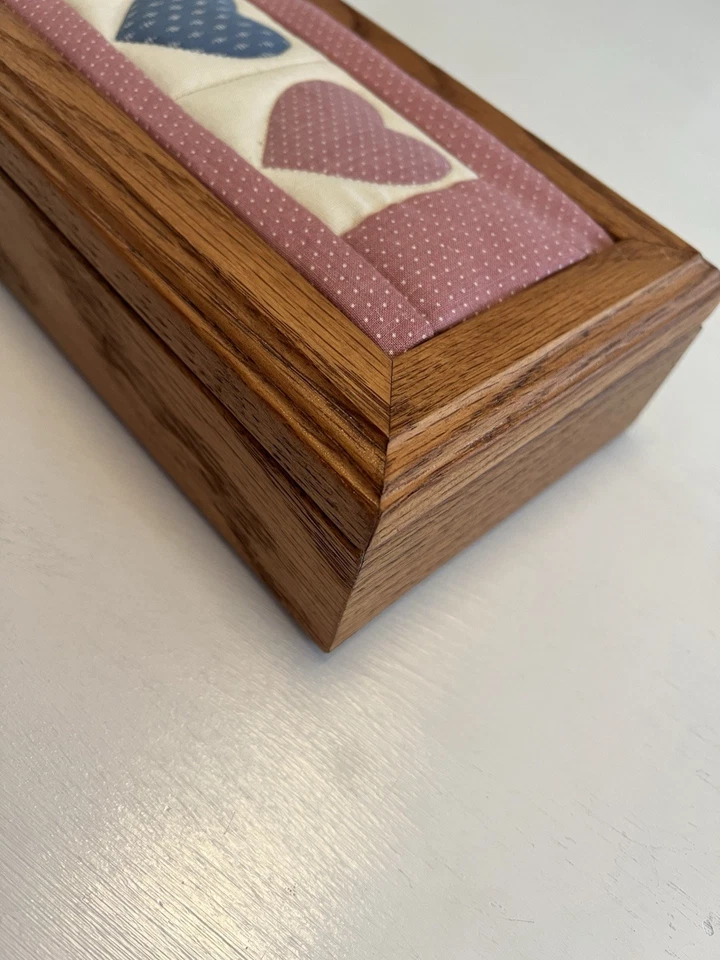 Vtg Tennessee Wood Crafters Oak Keepsake Box Quilted Heart Insert 9” Folk Art - Image 2 of 4