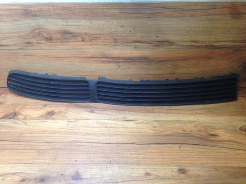 3b0853677b Stoßstangengitter vorne links  Volkswagen Passat DE229997-97