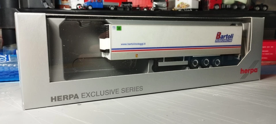 Semirimorchio Frigo "Bartoli Rimorchi" base Herpa 1/87 base Herpa - Immagine 2 di 4