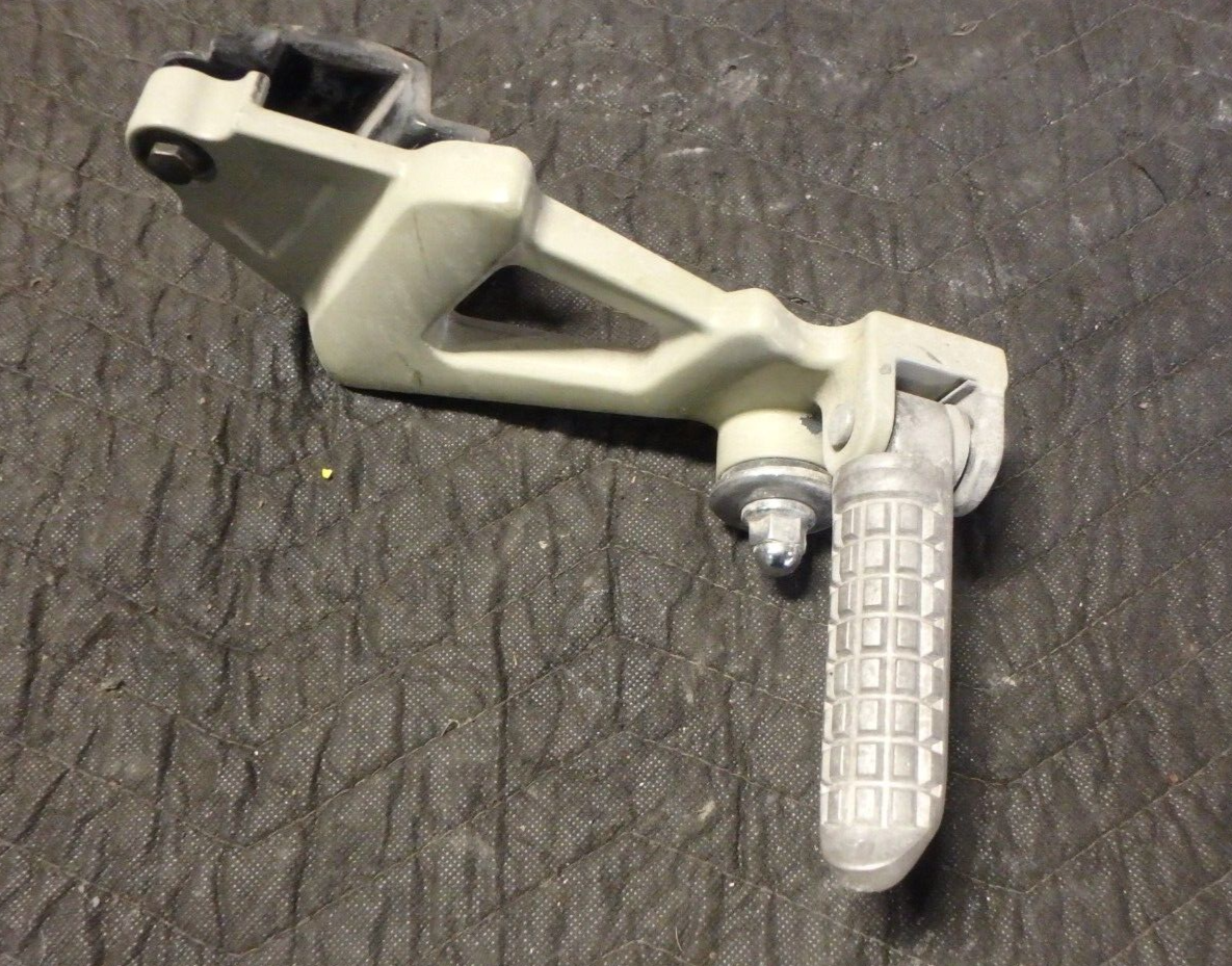 KAWASAKI ZX11 LEFT REAR PEG BRACKET P/N 35011-1640-VZ | eBay