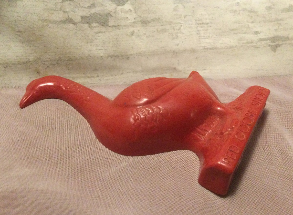 ビンテージ　レッドグースシューズ RED GOOSE SHOSE オブジェ Vintage “Red Goose Shoes” 5” Red Plastic Goose Advertising