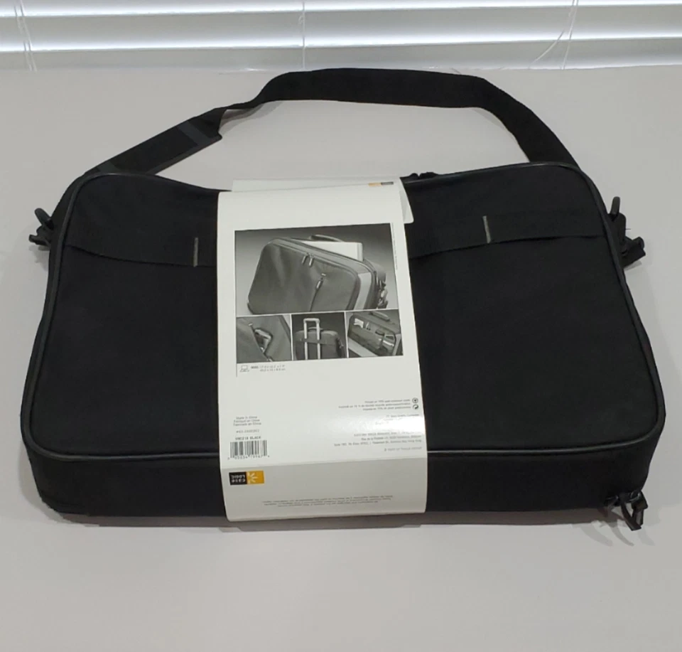 Case Logic Laptop Case Fits Screens Up to 18.4 inch withShoulder Strap VNC-218 - Image 2 of 4